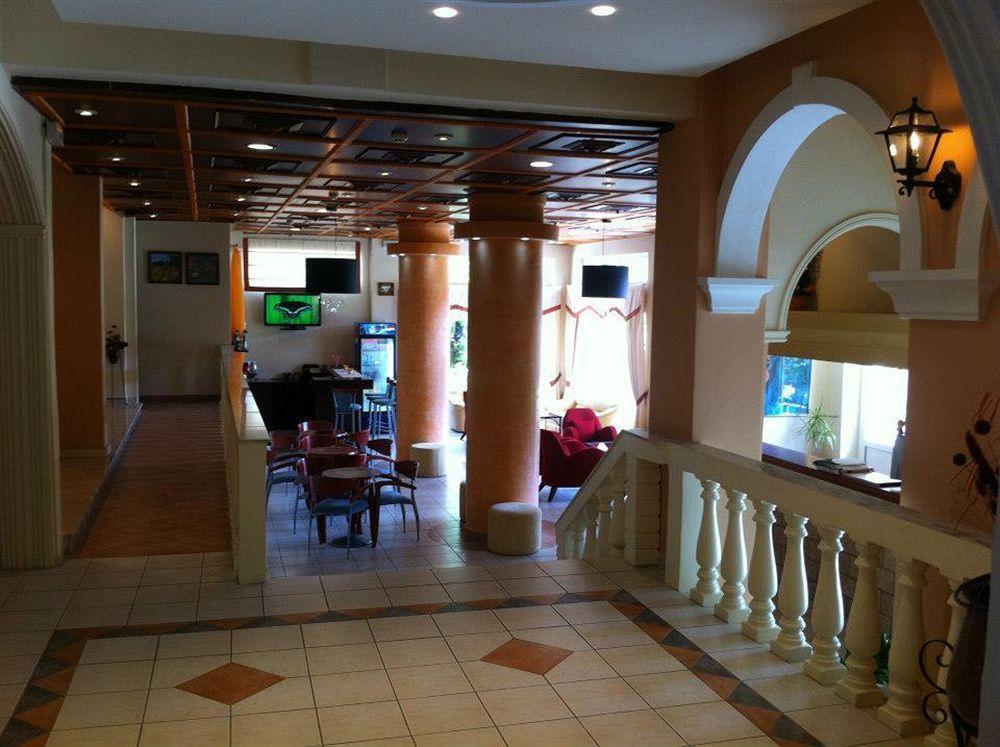 Paloma Blanca Hotel