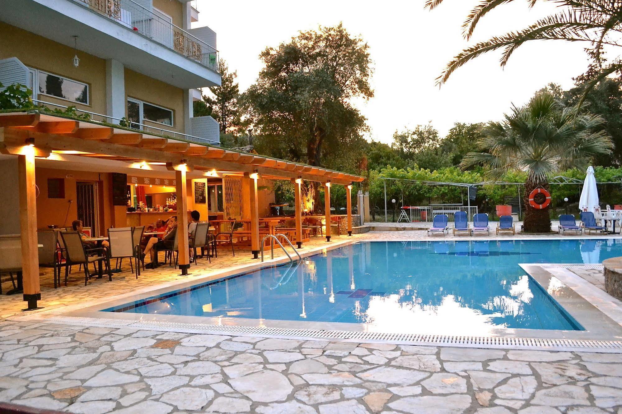 Paloma Blanca Hotel