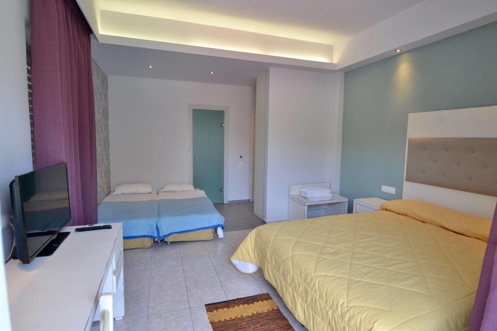 Paloma Blanca Hotel Ypsos