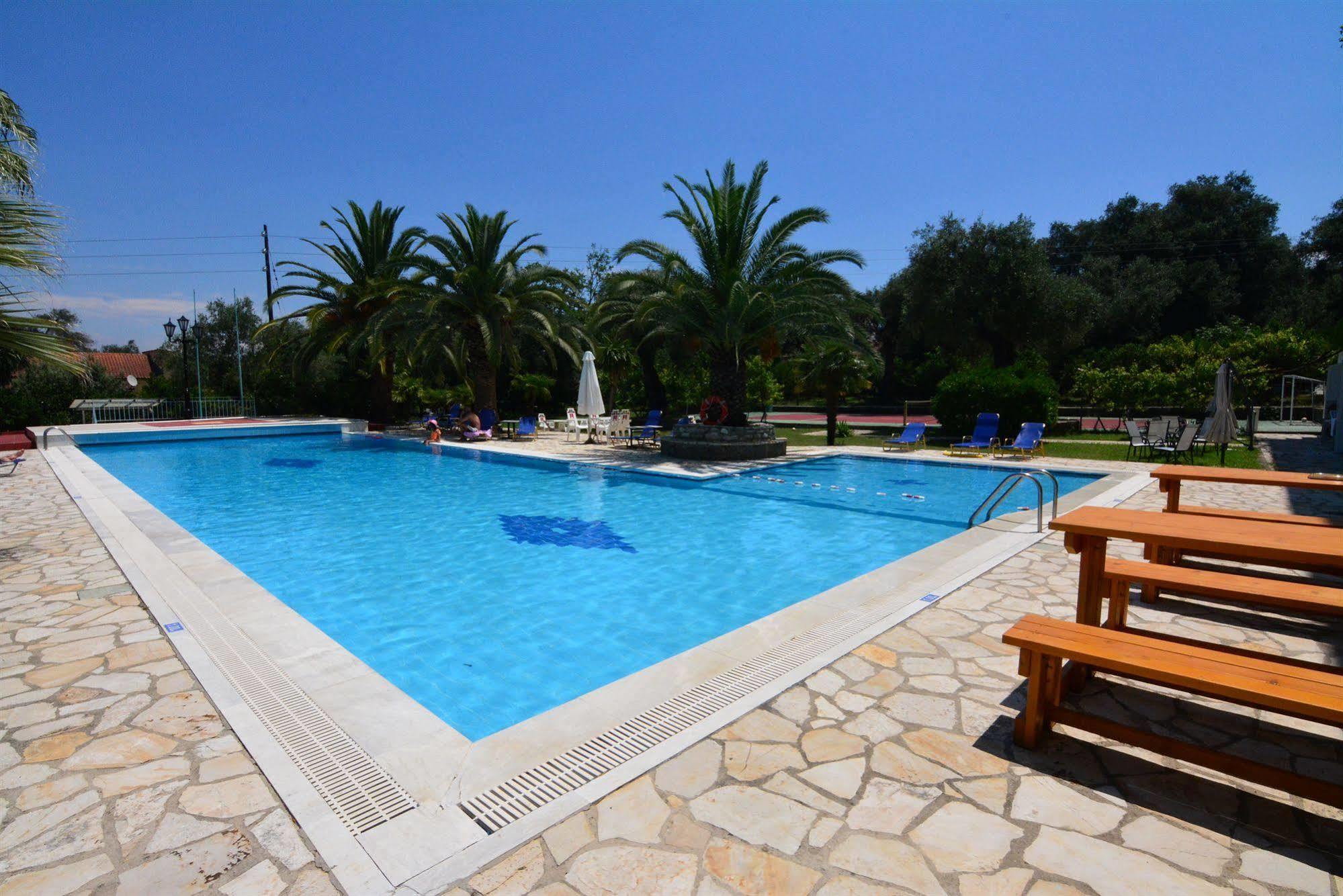 Paloma Blanca Hotel Ypsos